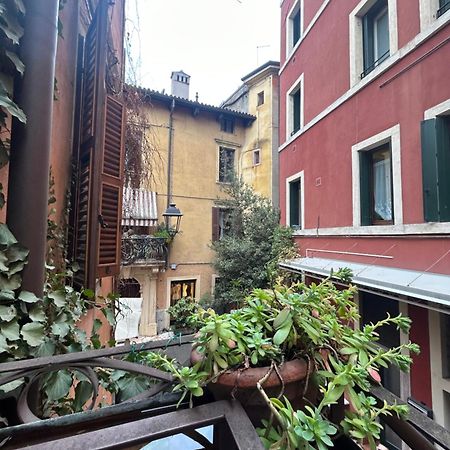 Residenza Della Samaritana Classici Verona Exterior foto