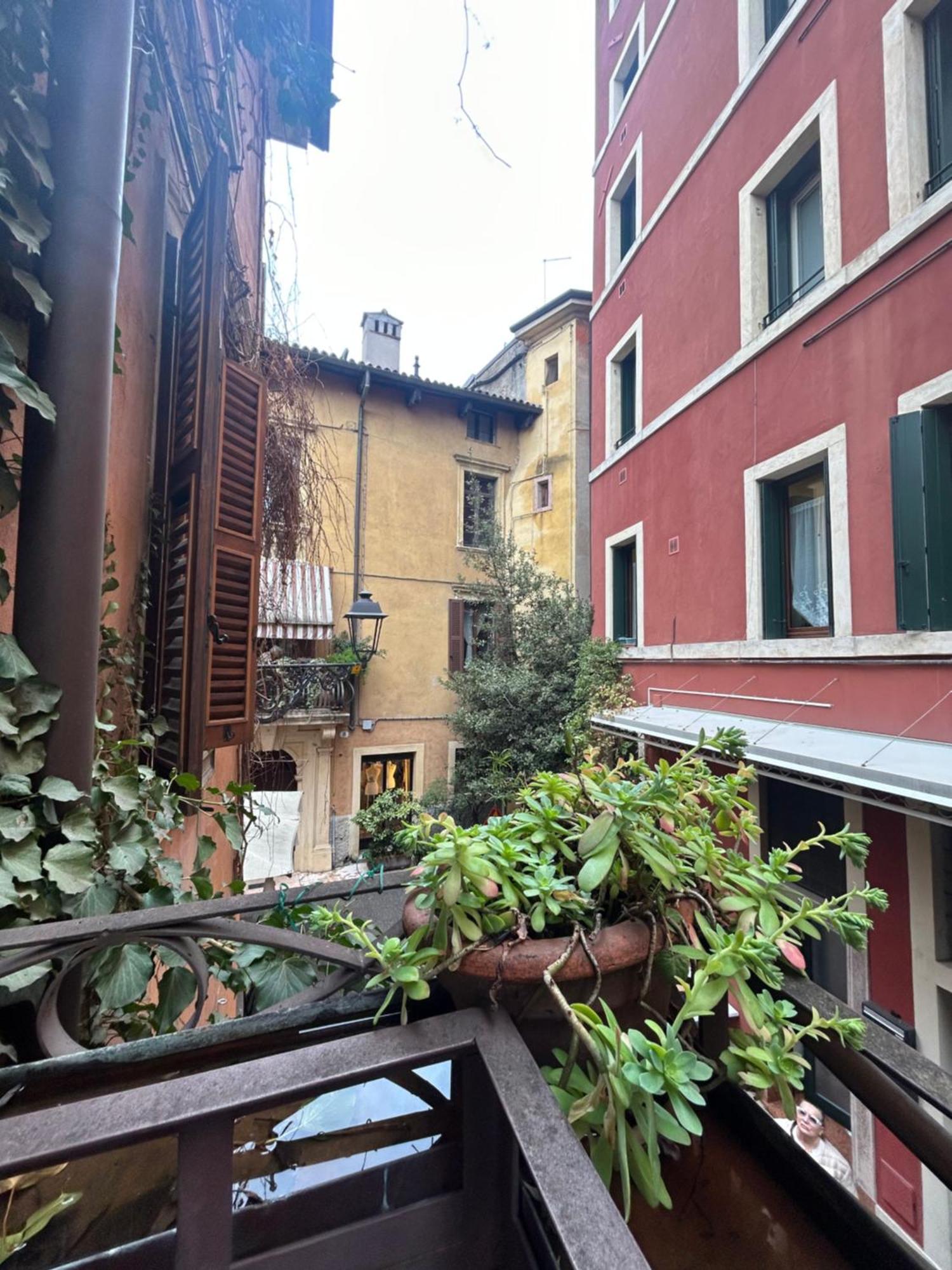 Residenza Della Samaritana Classici Verona Exterior foto